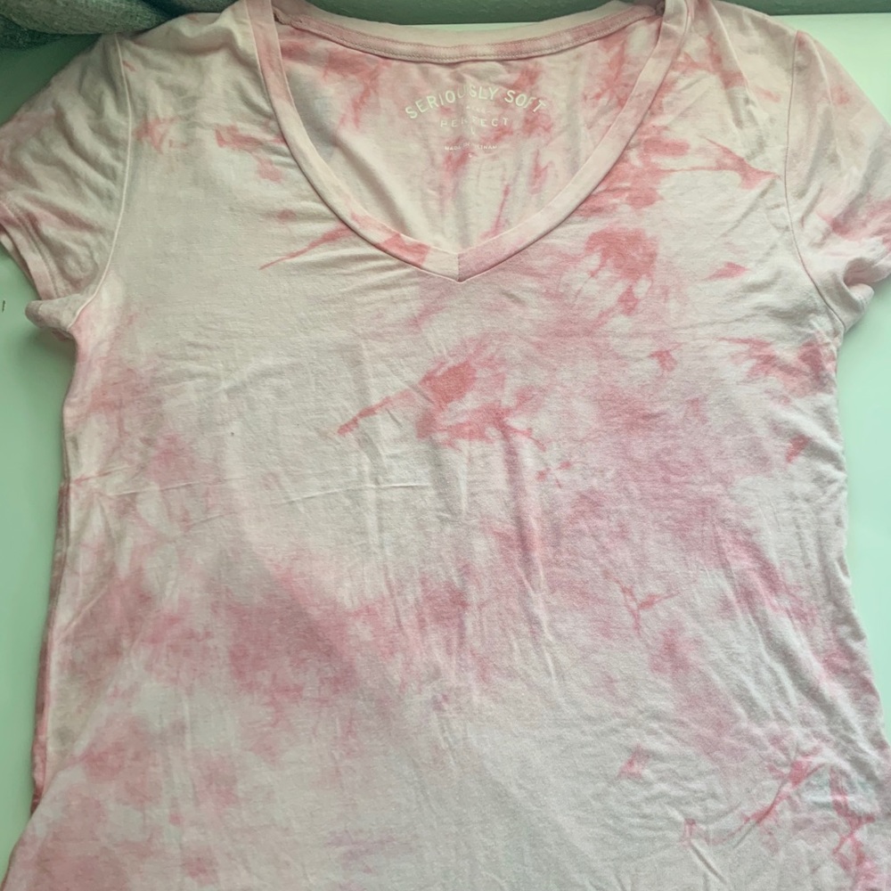 Aeropostal Tie dye pink v neck shirt 🦋